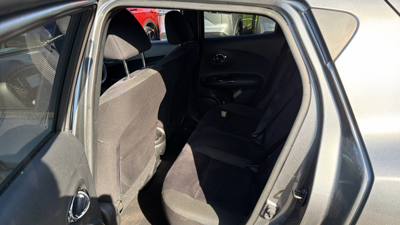 Nissan Juke 1.2 DiG-T N-Connecta 5dr Petrol Hatchback